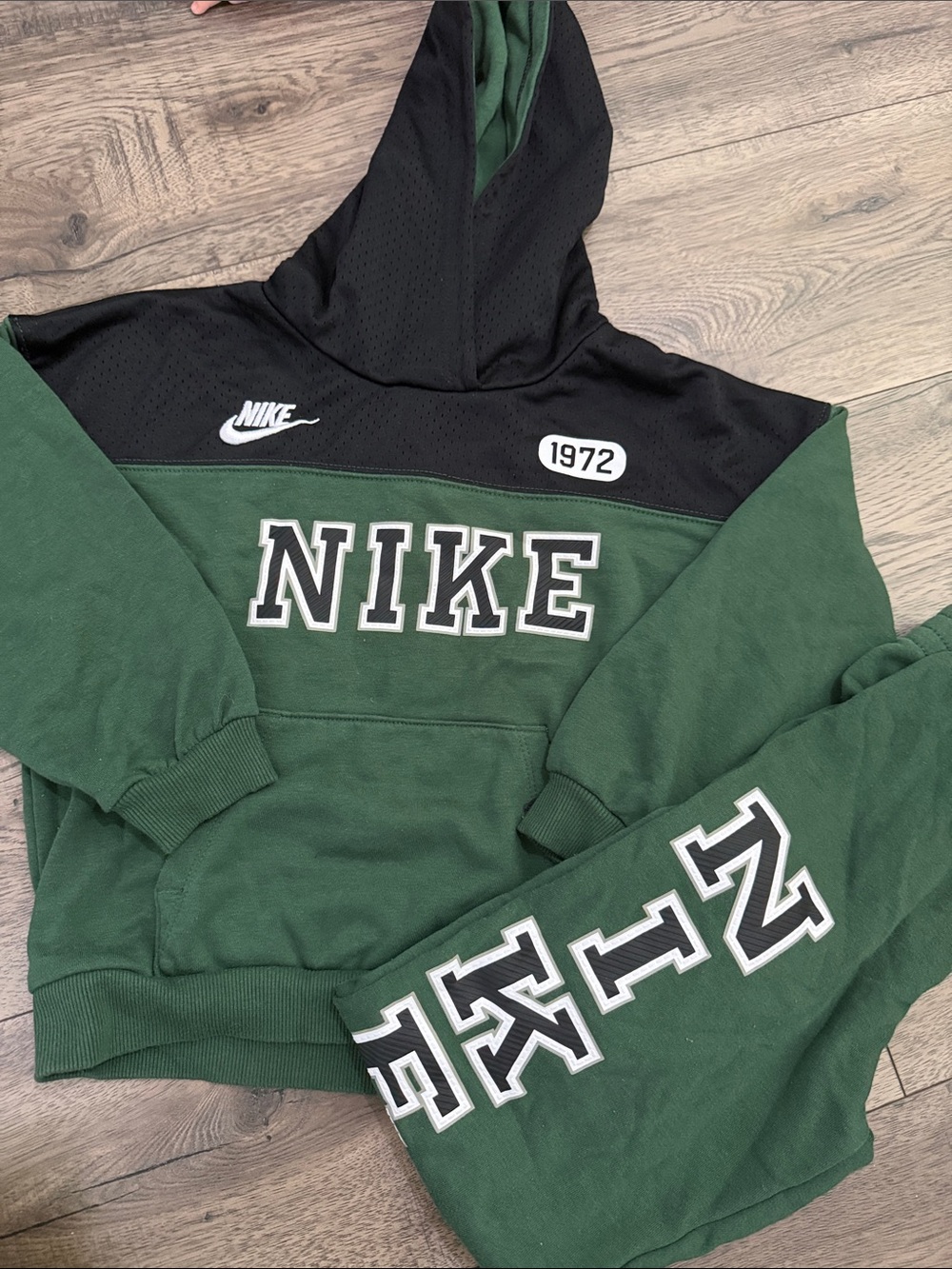 Kids Nike sweatsuit